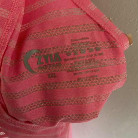 NWT Zyia pink split back tank - Picture 6 of 7